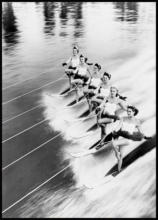 Women Water Skiing Poster - Posterbox.no