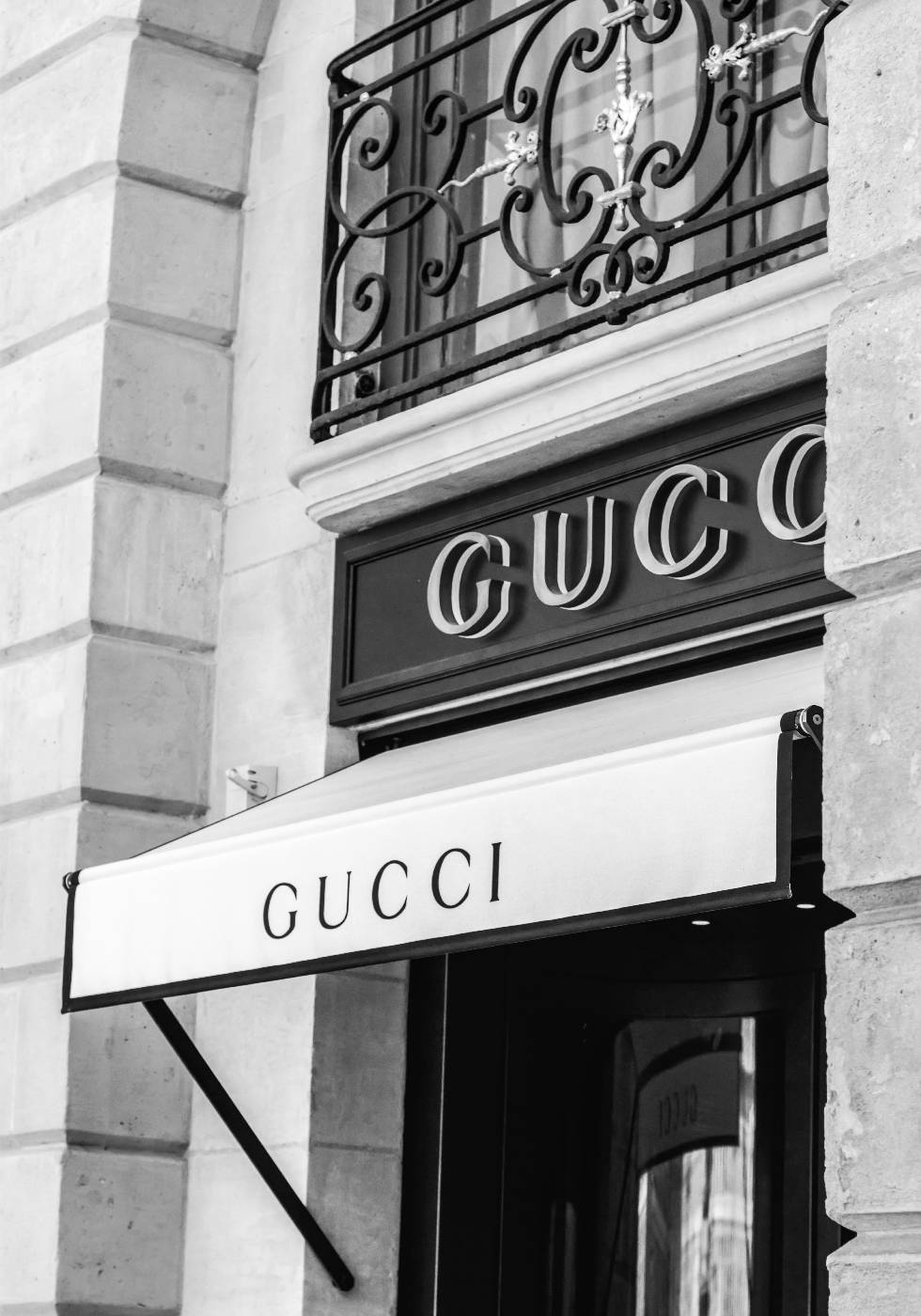 Gucci Store - Fashion Poster - Posterbox.no