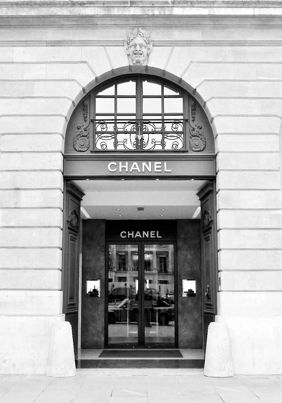 Chanel Parisian Chic - Storefront Poster - Posterbox.no
