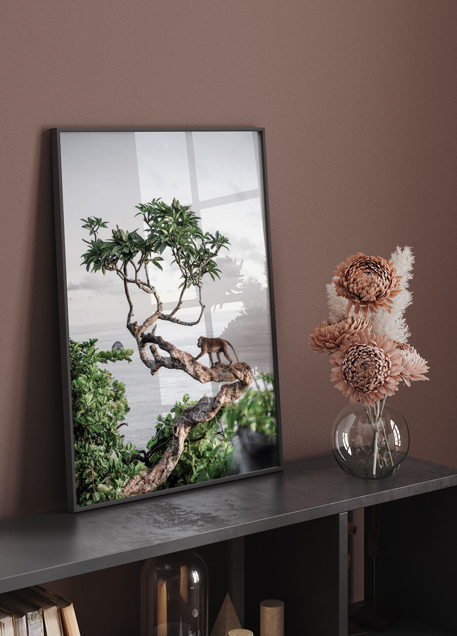 Monkey in Tree Poster - Posterbox.dk