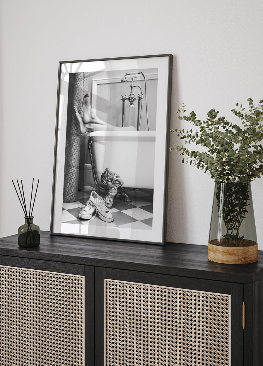 Urban Girl Bath Poster - Posterbox.no