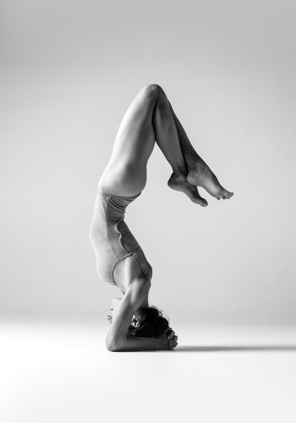 Practicing Yoga Poster - Posterbox.no