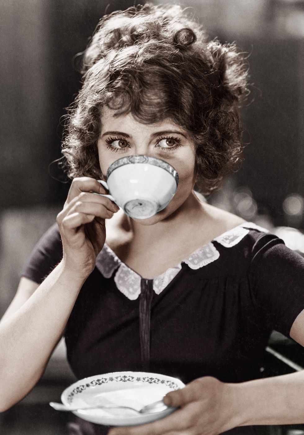 Drinking From Teacup Poster - Posterbox.no