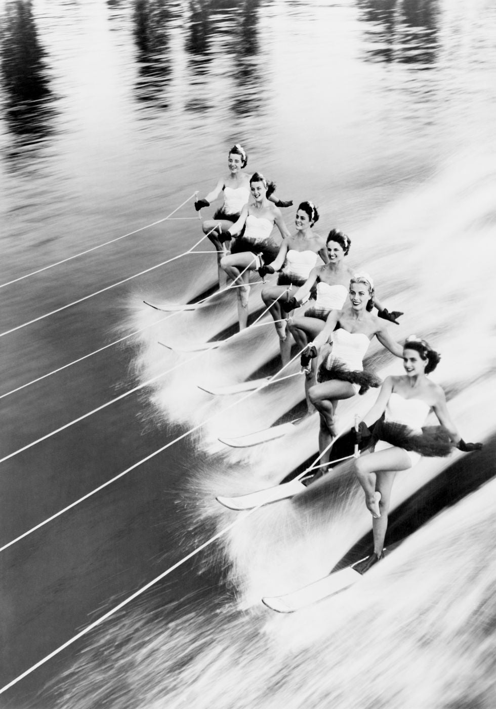 Women Water Skiing Poster - Posterbox.no