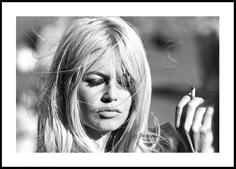Brigitte Bardot With Cigarette On Wind Poster - Posterbox.dk