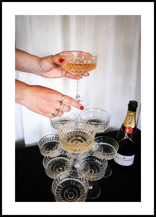 Champagne Glasses Pyramid Print Poster - Posterbox.dk