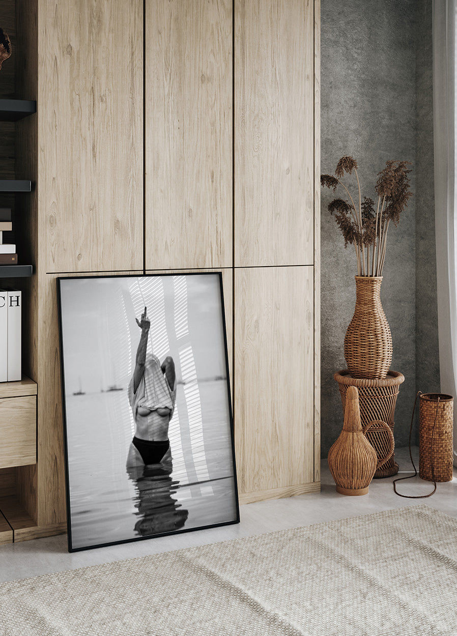 Feminist Middle Finger BW Poster - Posterbox.dk