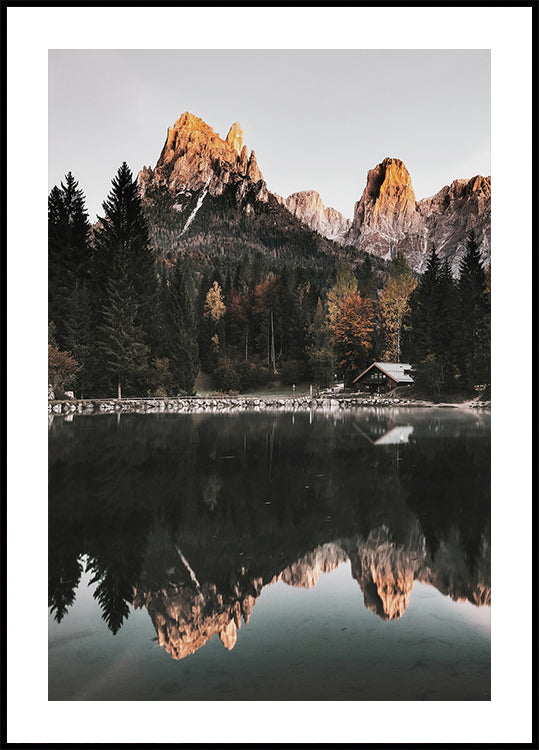 Reflection of Serenity House by the Mountain Lake Poster - Posterbox.dk