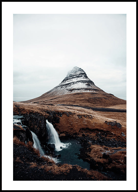 Kirkjufell Mountain and Waterfalls Poster - Posterbox.dk