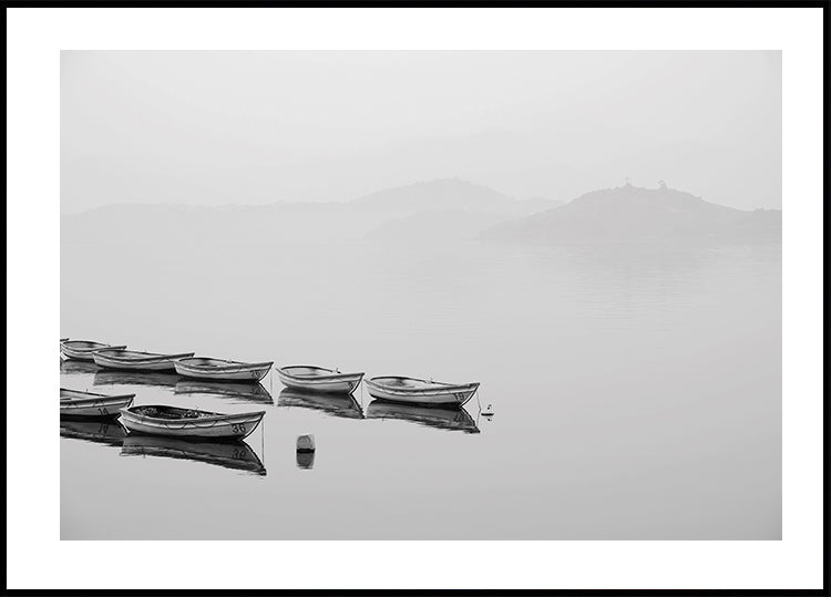 Boats In A Foggy Lake Poster - Posterbox.dk