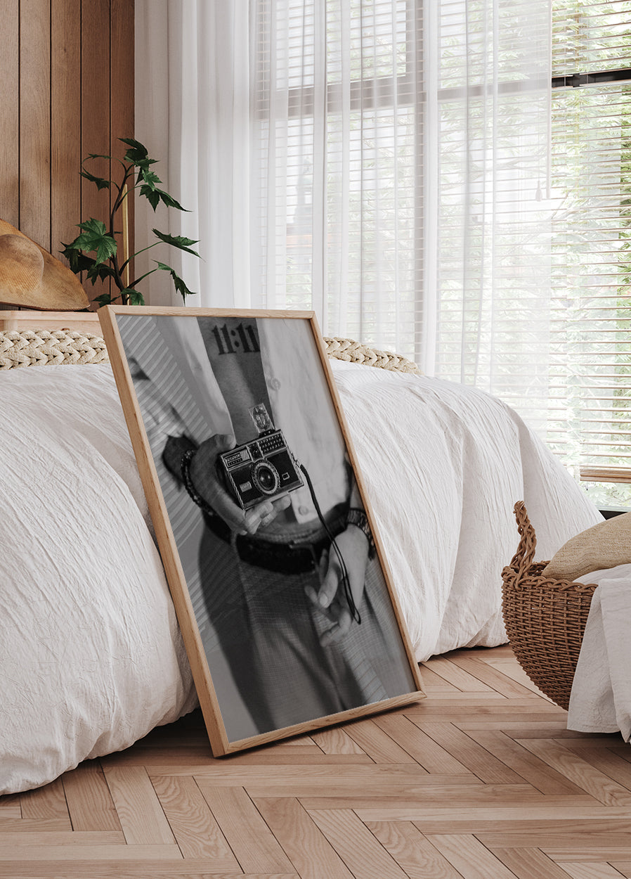 Man with Camera Poster - Posterbox.dk