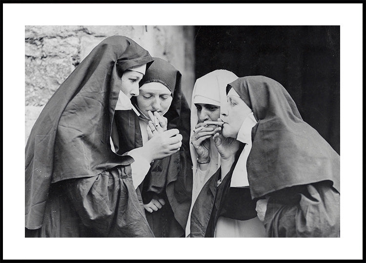 Rebellious Nuns, Black and White Smoking Nuns Poster - Posterbox.dk