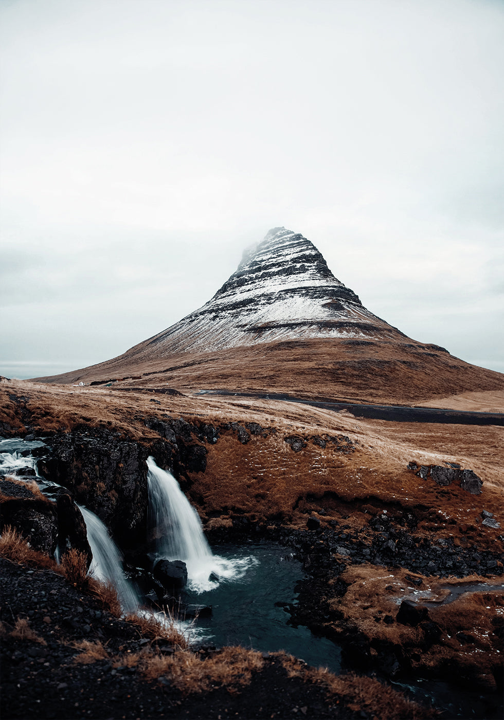 Kirkjufell Mountain and Waterfalls Poster - Posterbox.dk