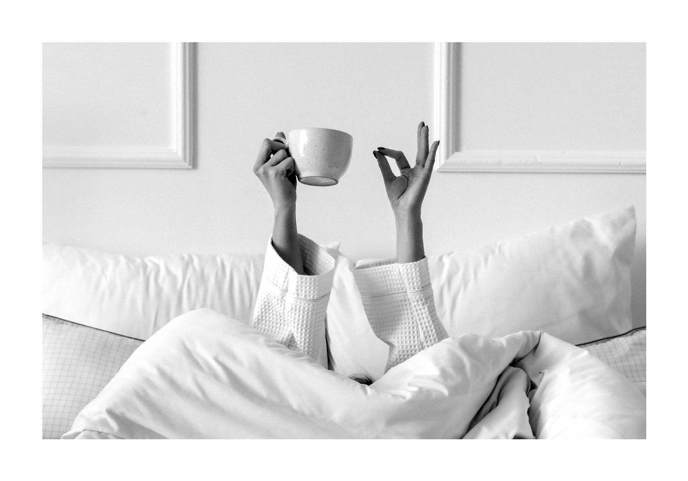 Woman With Coffee Cup On The Bed Poster - Posterbox.no
