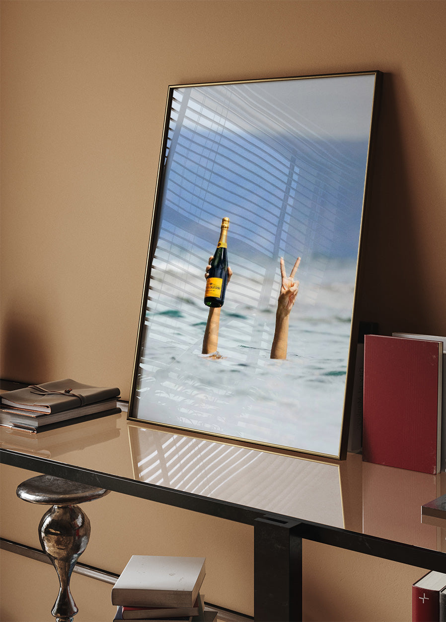 Woman With Wine in Beach Poster - Posterbox.dk