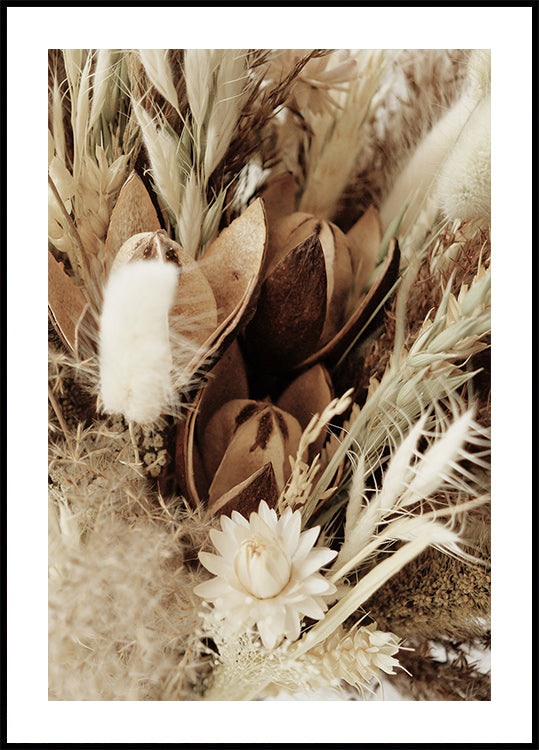 Delicate Dried Flowers Bouquet Poster - Posterbox.dk