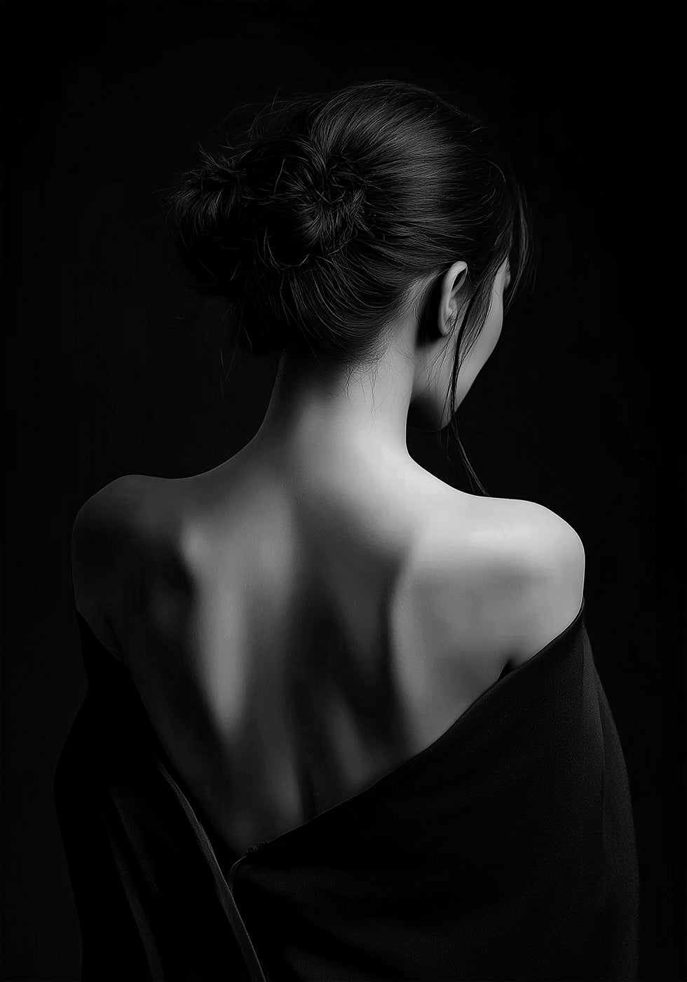 Feminine Elegance in Black and White Poster - Posterbox.dk