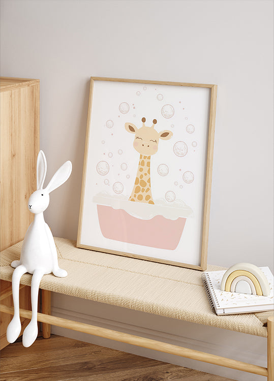 Giraffe Bath Poster - Posterbox.dk