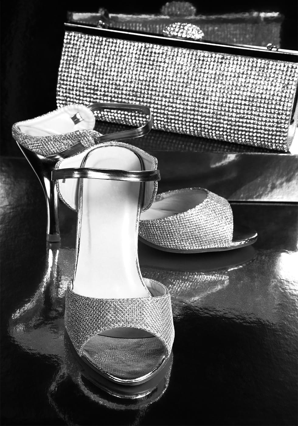 Glamorous Night Accessories B&W Poster - Posterbox.dk