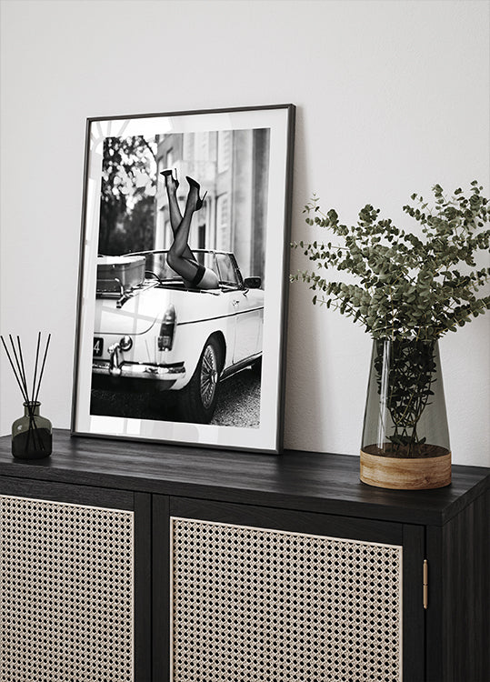 High Heels in Classic Car Poster - Posterbox.dk