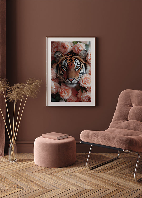 Tiger Among Peach Roses Poster - Posterbox.dk