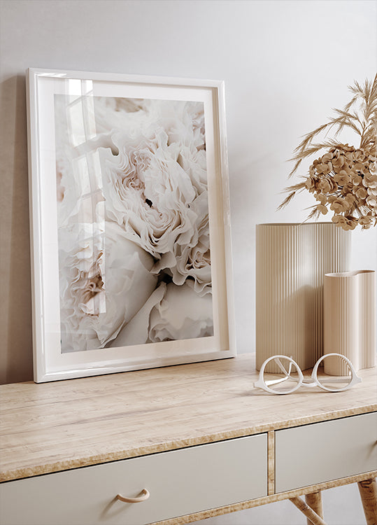 White Blossoming Roses Poster - Posterbox.dk