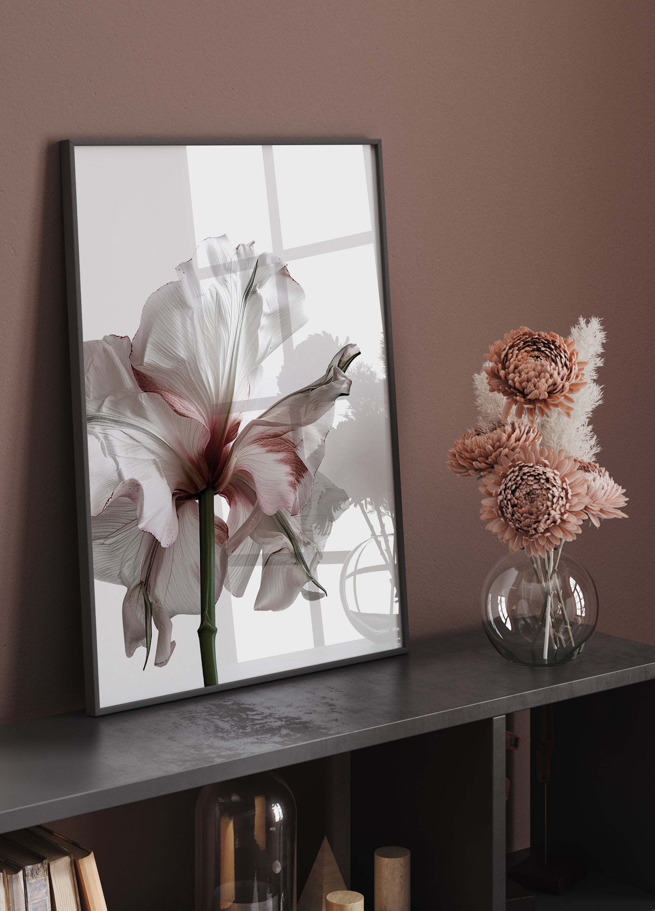 Wilting Beauty: A Drying Flower Poster - Posterbox.dk