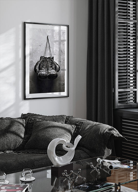 Worn Boxing Gloves Poster - Posterbox.dk