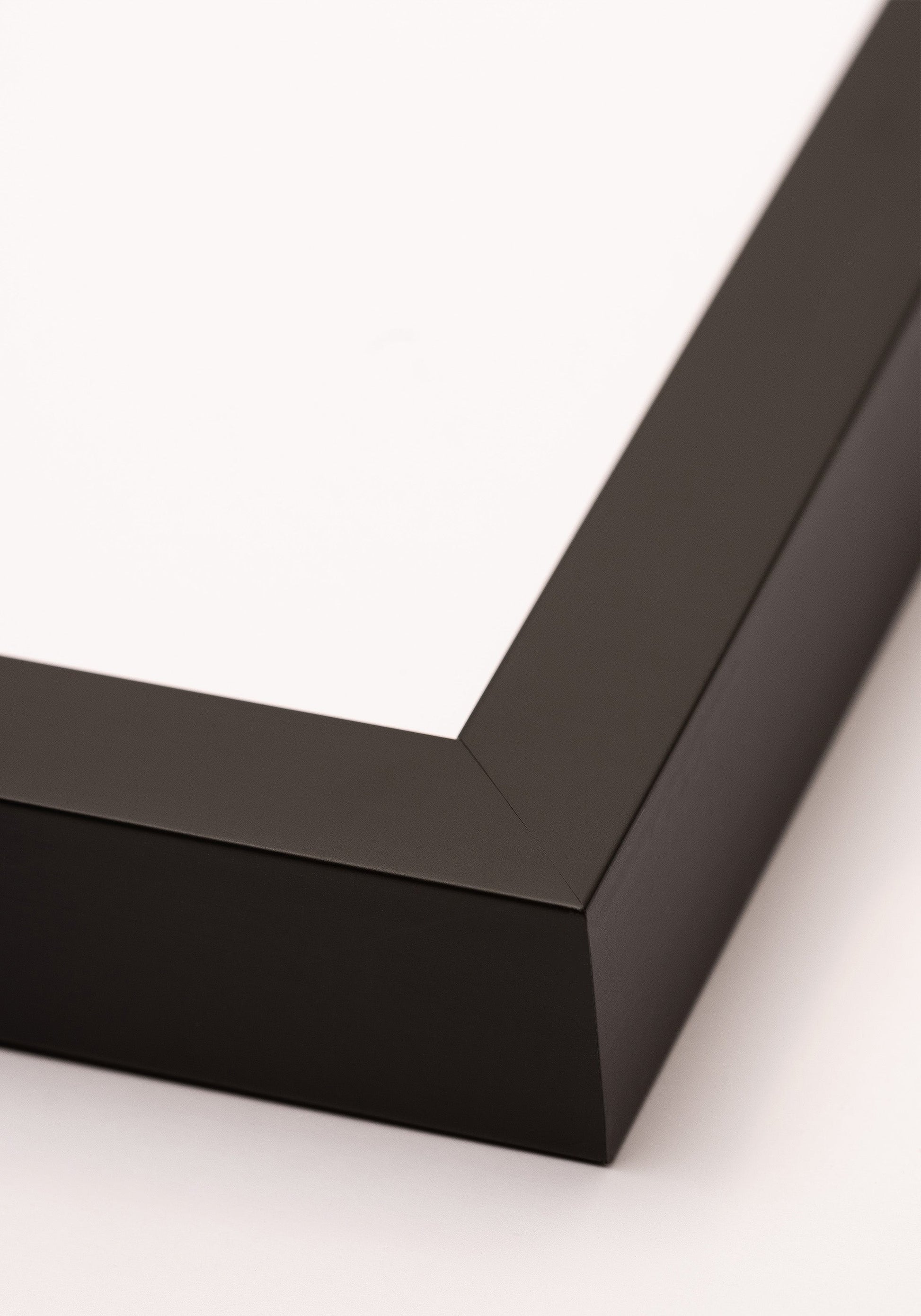 Premium Wood frame Nielsen Black Poster