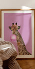 Giraffe pink bubblegum Plakat - Posterbox
